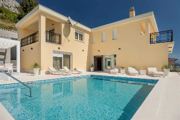 Mimice Villa with Pool for 10+2 Guests