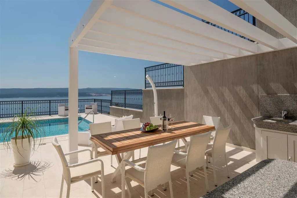 Mimice Villa with Pool for 10+2 Guests