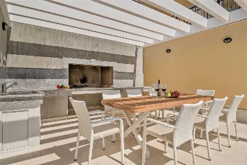 Mimice Villa with Pool for 10+2 Guests