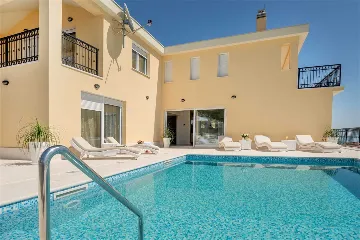 Mimice Villa with Pool for 10+2 Guests