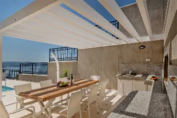 Mimice Villa with Pool for 10+2 Guests