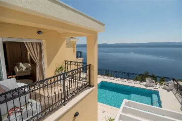 Mimice Villa with Pool for 10+2 Guests