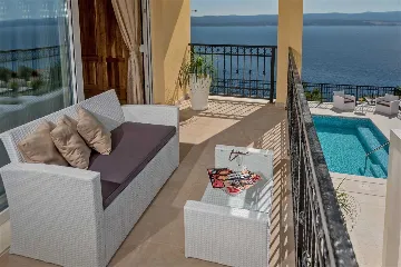Mimice Villa with Pool for 10+2 Guests