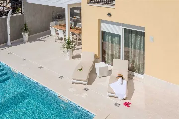 Mimice Villa with Pool for 10+2 Guests
