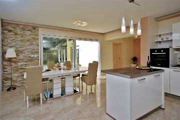 Mimice Villa with Pool for 10+2 Guests