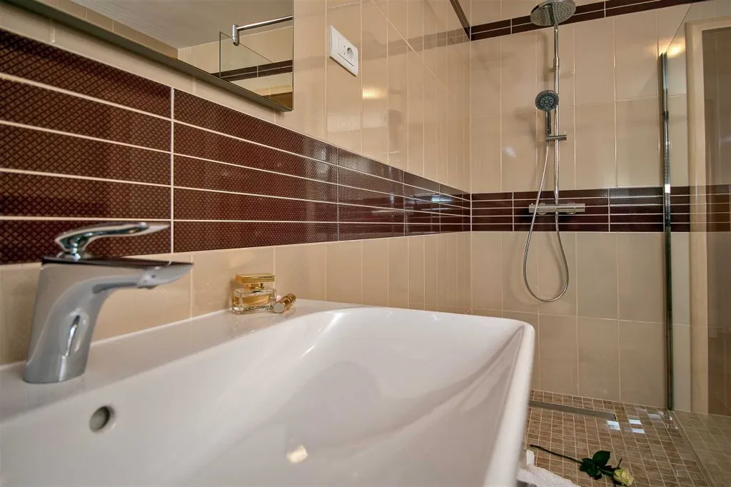 Mimice Villa with Pool for 10+2 Guests