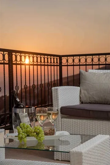 Mimice Villa with Pool for 10+2 Guests