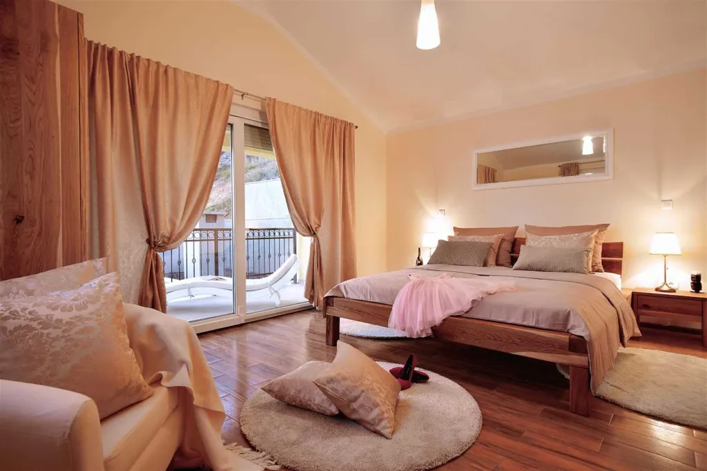Mimice Villa with Pool for 10+2 Guests