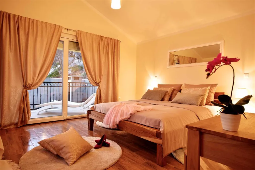 Mimice Villa with Pool for 10+2 Guests