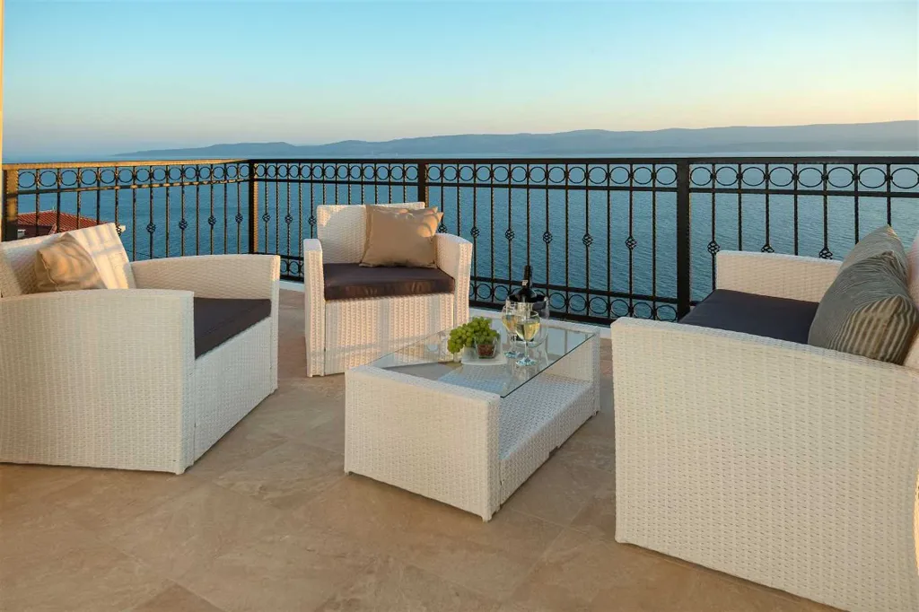 Mimice Villa with Pool for 10+2 Guests
