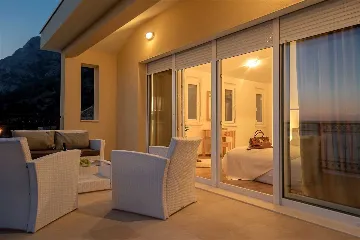 Mimice Villa with Pool for 10+2 Guests