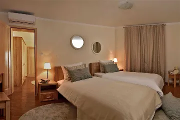 Mimice Villa with Pool for 10+2 Guests