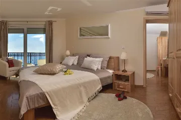 Mimice Villa with Pool for 10+2 Guests