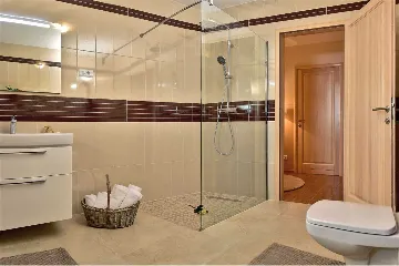 Mimice Villa with Pool for 10+2 Guests