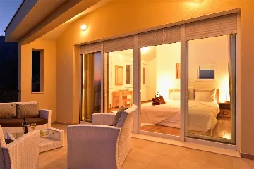 Mimice Villa with Pool for 10+2 Guests