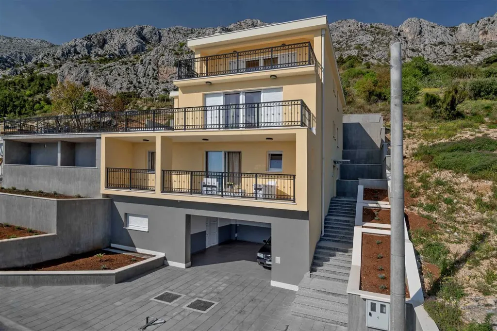 Mimice Villa with Pool for 10+2 Guests