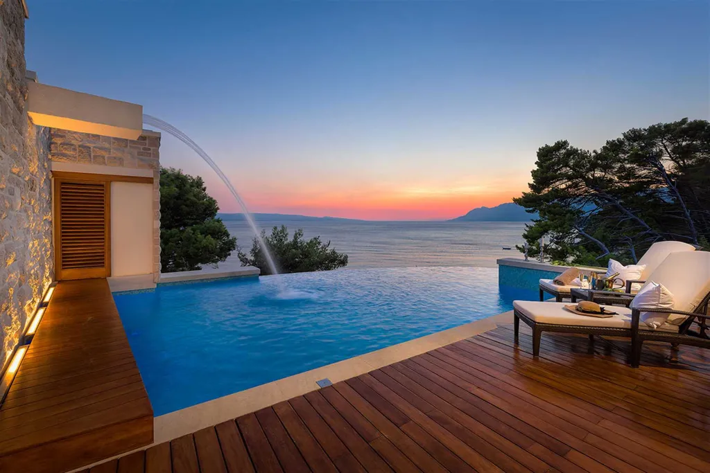 5-Bedroom Villa in Brela with Heated Pool