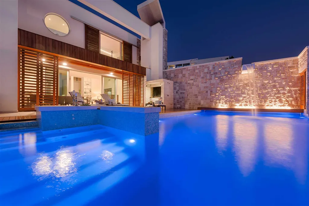 5-Bedroom Villa in Brela with Heated Pool