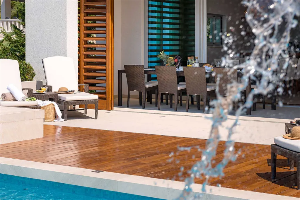 5-Bedroom Villa in Brela with Heated Pool