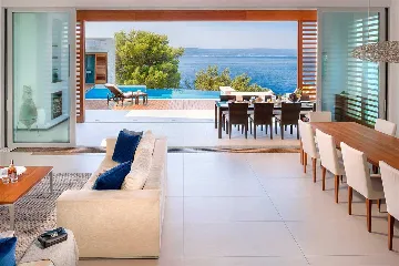 5-Bedroom Villa in Brela with Heated Pool