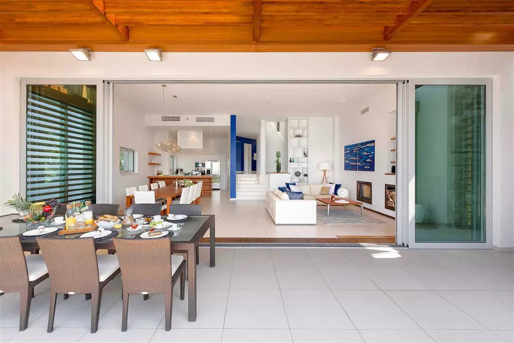 5-Bedroom Villa in Brela with Heated Pool