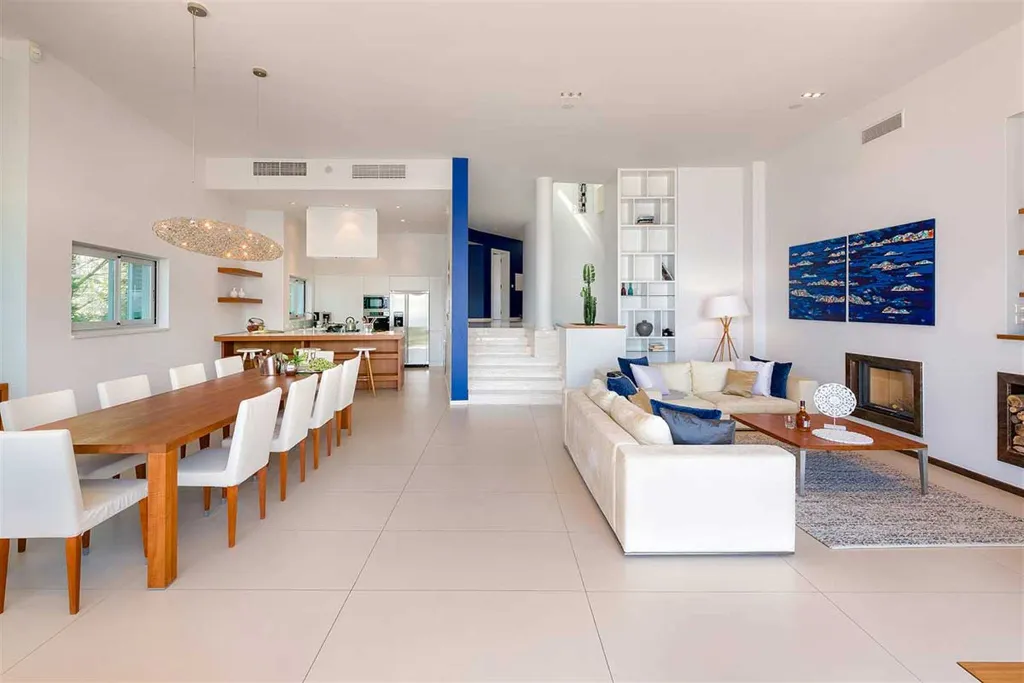 5-Bedroom Villa in Brela with Heated Pool