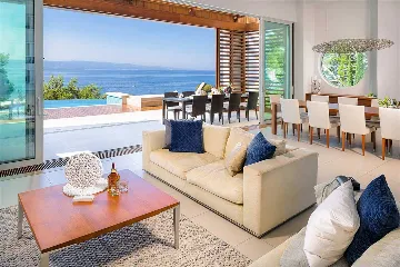 5-Bedroom Villa in Brela with Heated Pool