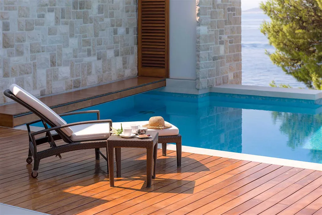 5-Bedroom Villa in Brela with Heated Pool