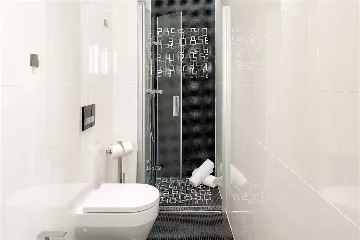 5-Bedroom Villa in Brela with Heated Pool