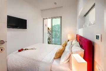 5-Bedroom Villa in Brela with Heated Pool