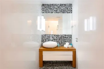 5-Bedroom Villa in Brela with Heated Pool