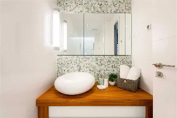 5-Bedroom Villa in Brela with Heated Pool