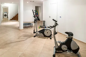 5-Bedroom Villa in Brela with Heated Pool