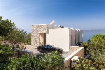 5-Bedroom Villa in Brela with Heated Pool