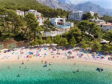 5-Bedroom Villa in Brela with Heated Pool