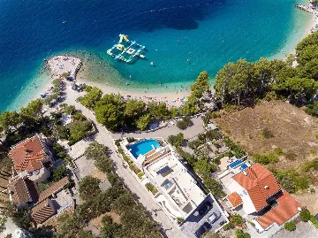 5-Bedroom Villa in Brela with Heated Pool