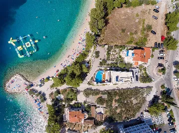 5-Bedroom Villa in Brela with Heated Pool