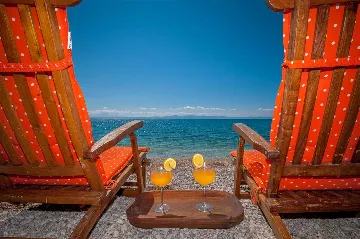 Air-Conditioned 2-Bedroom Villa in Bratuš for 5