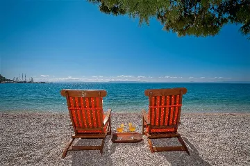 Air-Conditioned 2-Bedroom Villa in Bratuš for 5