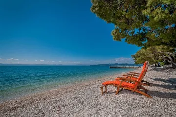 Air-Conditioned 2-Bedroom Villa in Bratuš for 5