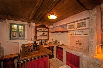 Air-Conditioned 2-Bedroom Villa in Bratuš for 5