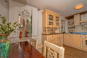 Air-Conditioned 2-Bedroom Villa in Bratuš for 5