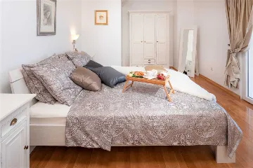 4-Bedroom Villa in Prigradica with Private Sea Deck