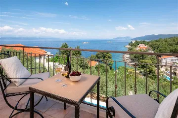 4-Bedroom Villa in Prigradica with Private Sea Deck