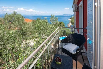 4-Bedroom Villa in Prigradica with Private Sea Deck