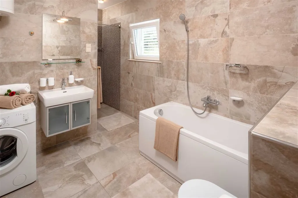 4-Bedroom Villa in Prigradica with Private Sea Deck