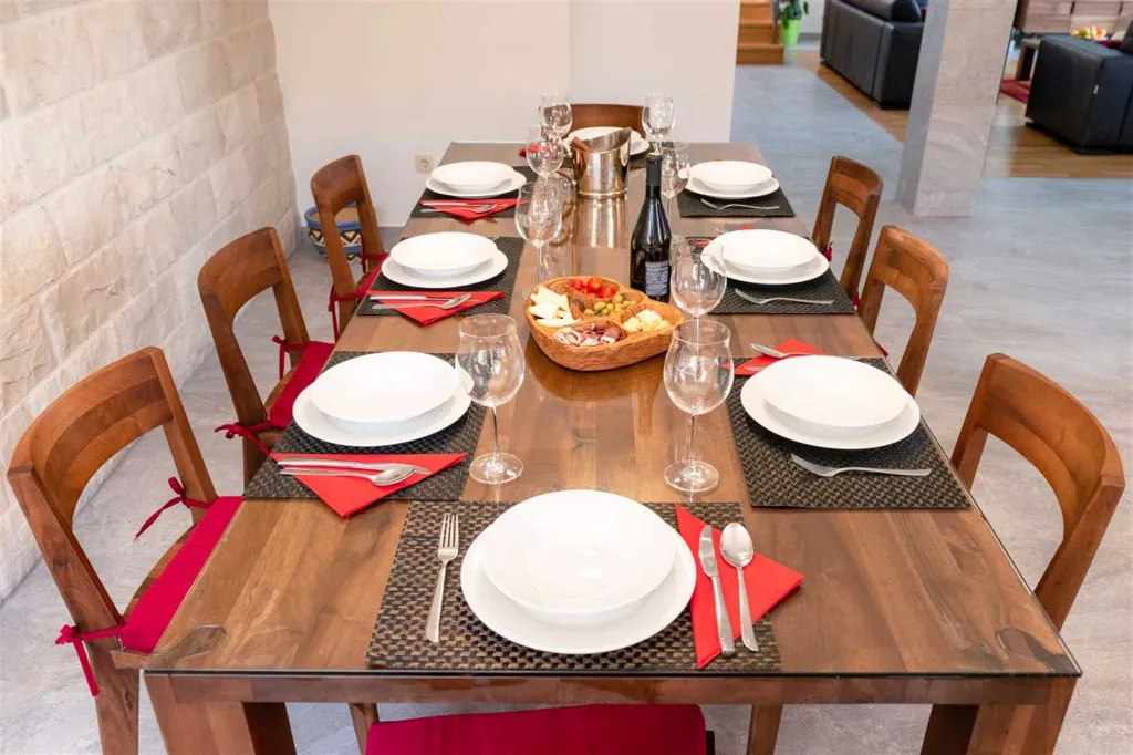 4-Bedroom Villa in Prigradica with Private Sea Deck