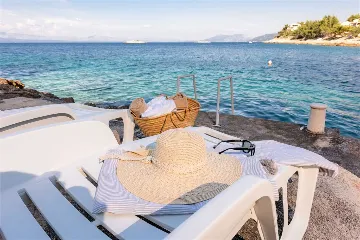 4-Bedroom Villa in Prigradica with Private Sea Deck