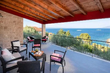 4-Bedroom Villa in Prigradica with Private Sea Deck