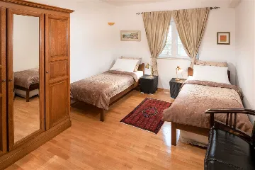 4-Bedroom Villa in Prigradica with Private Sea Deck